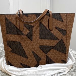NWT, MICHAEL Michael Kors Sinclair Luggage Multi Color Large East West Tote